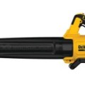 Lapu pūstuvas DeWALT 18 V su 1 x 5,0 Ah XR akumuliatoriumi, DCMBL562P1 įkroviklis